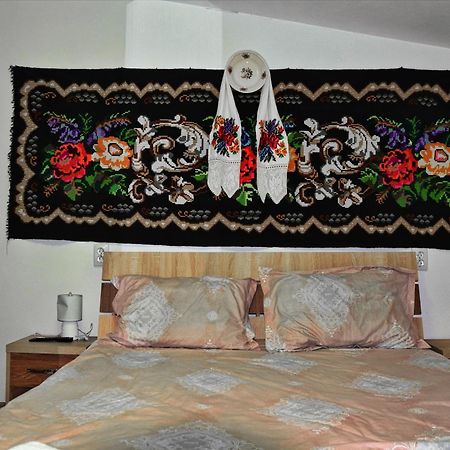 Conacul Cosaului Otel Feresti Dış mekan fotoğraf