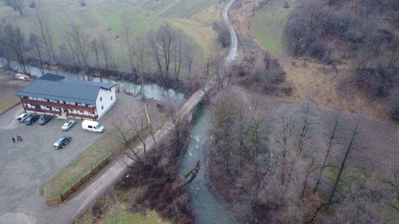 Conacul Cosaului Otel Feresti Dış mekan fotoğraf
