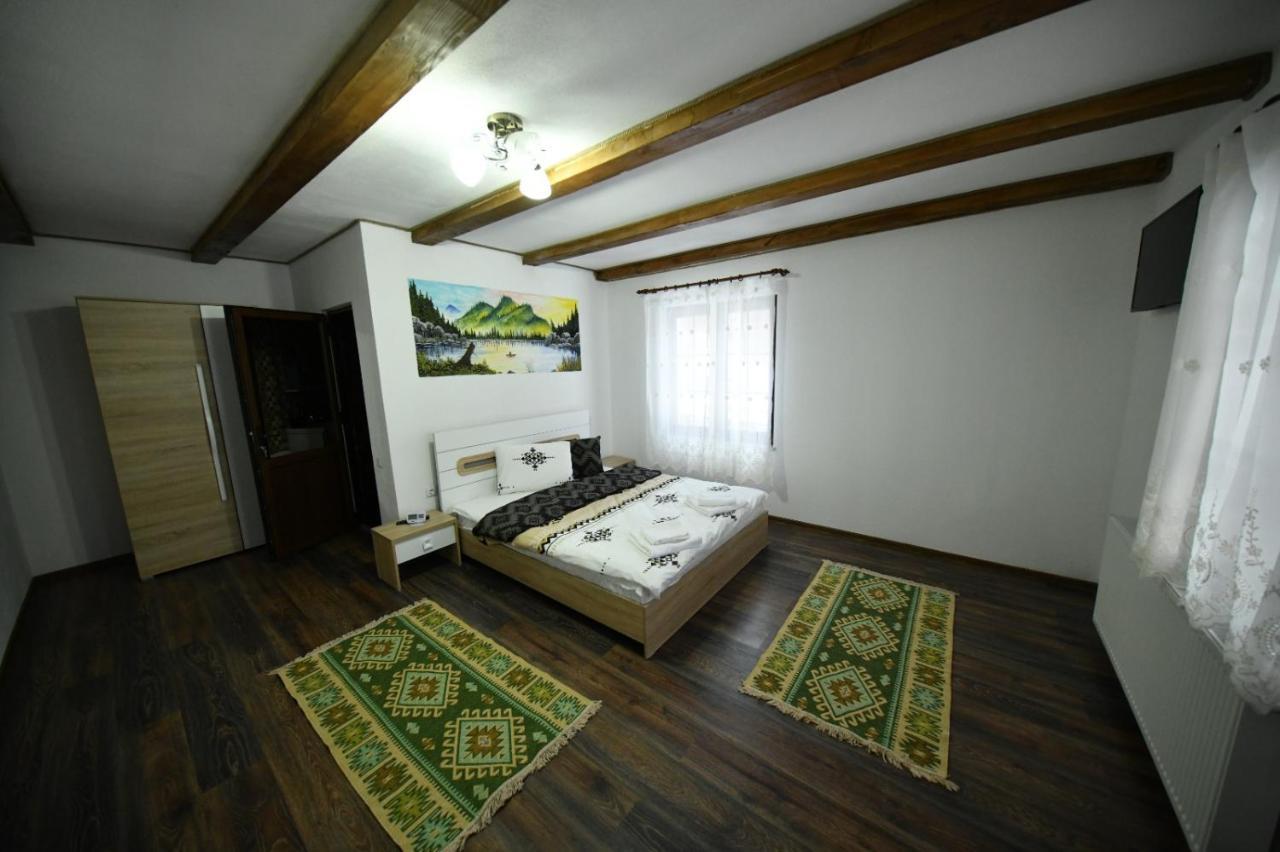 Conacul Cosaului Otel Feresti Dış mekan fotoğraf