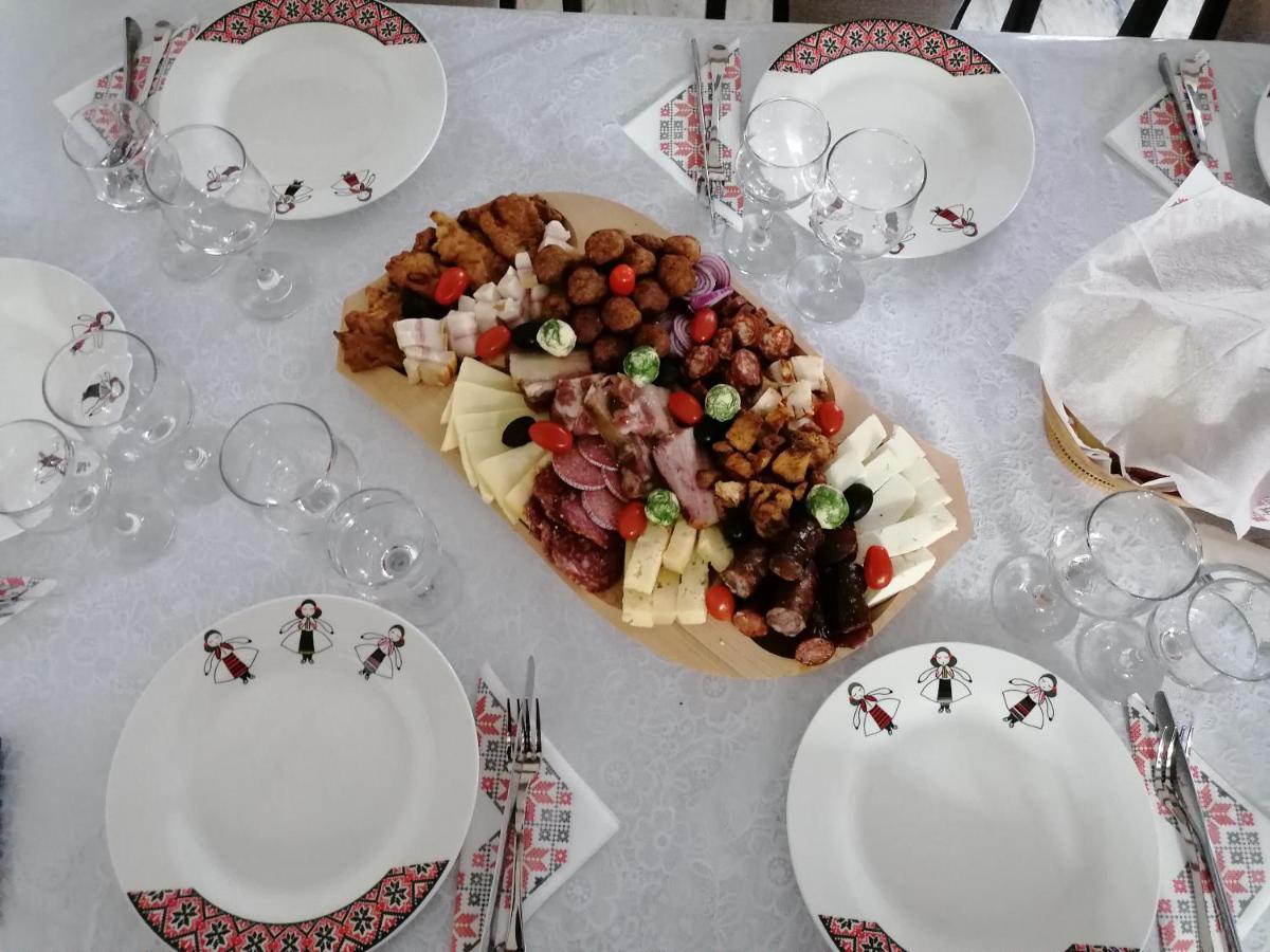Conacul Cosaului Otel Feresti Dış mekan fotoğraf