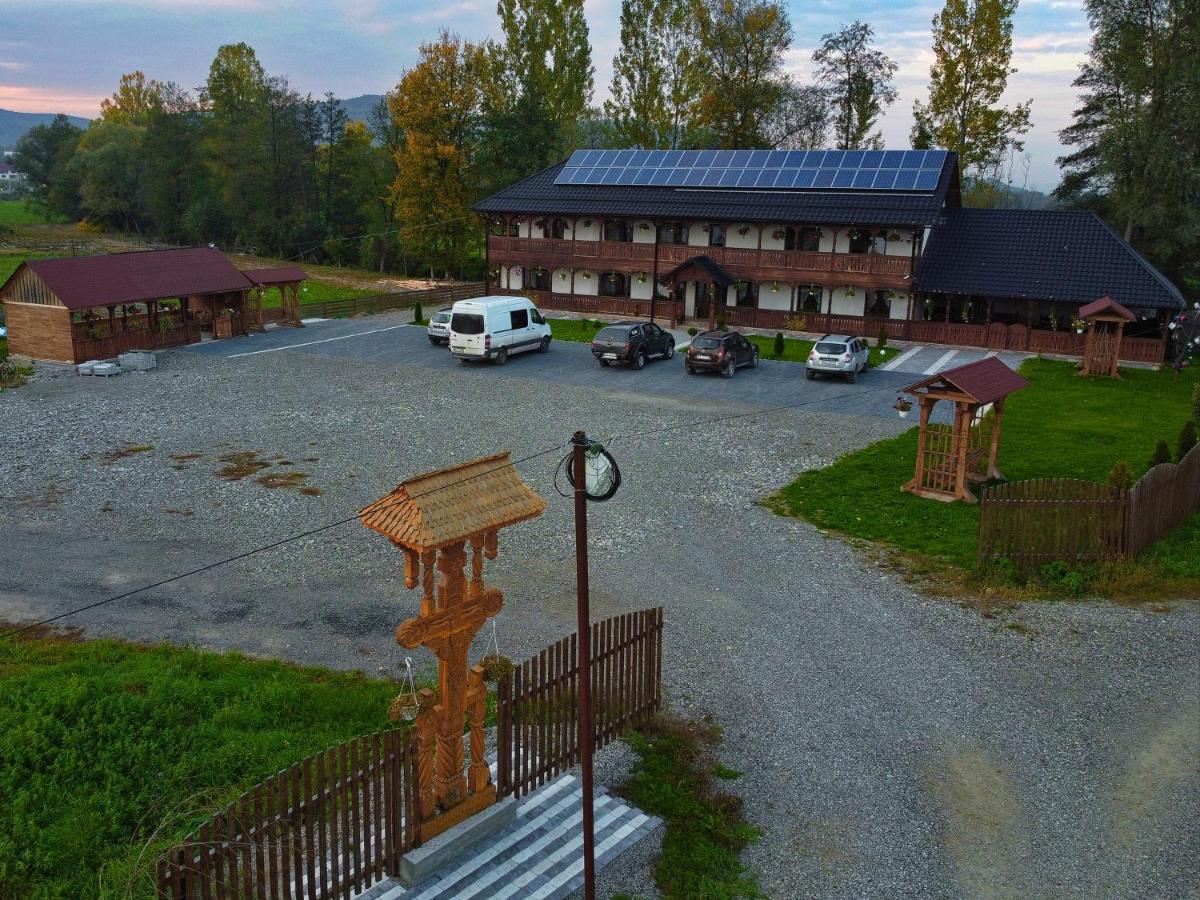 Conacul Cosaului Otel Feresti Dış mekan fotoğraf
