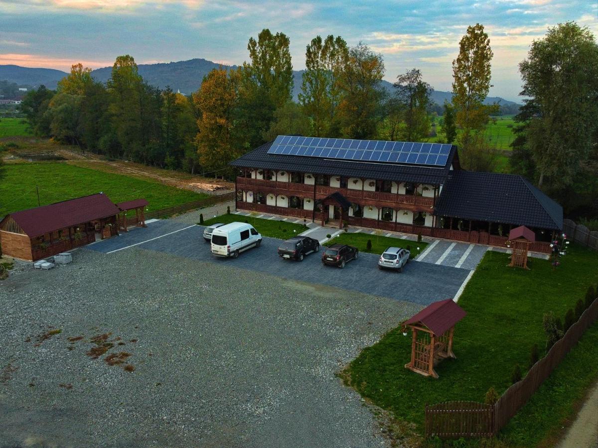 Conacul Cosaului Otel Feresti Dış mekan fotoğraf