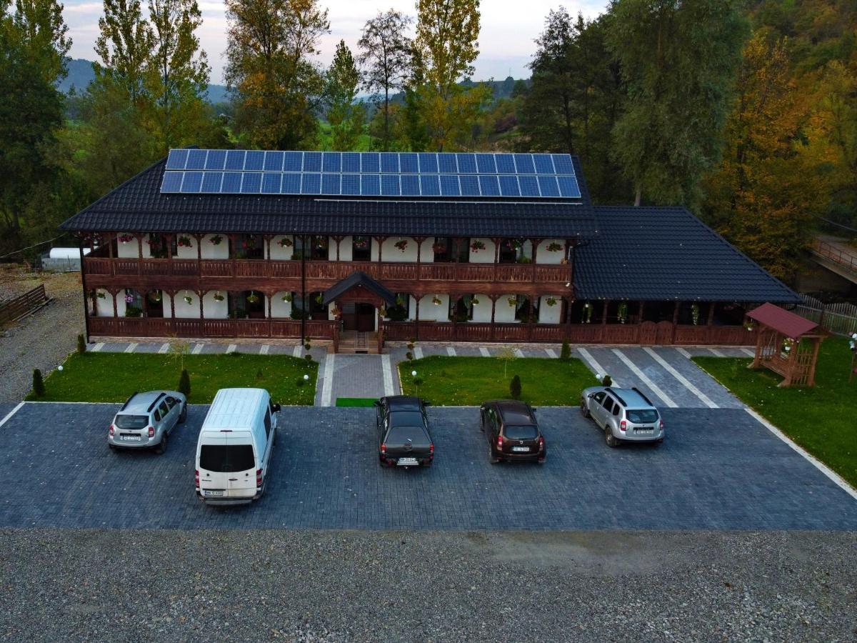 Conacul Cosaului Otel Feresti Dış mekan fotoğraf