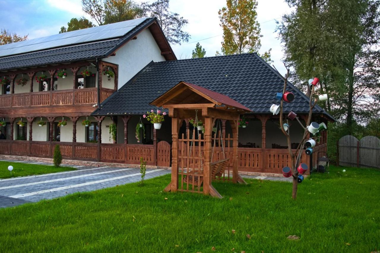 Conacul Cosaului Otel Feresti Dış mekan fotoğraf