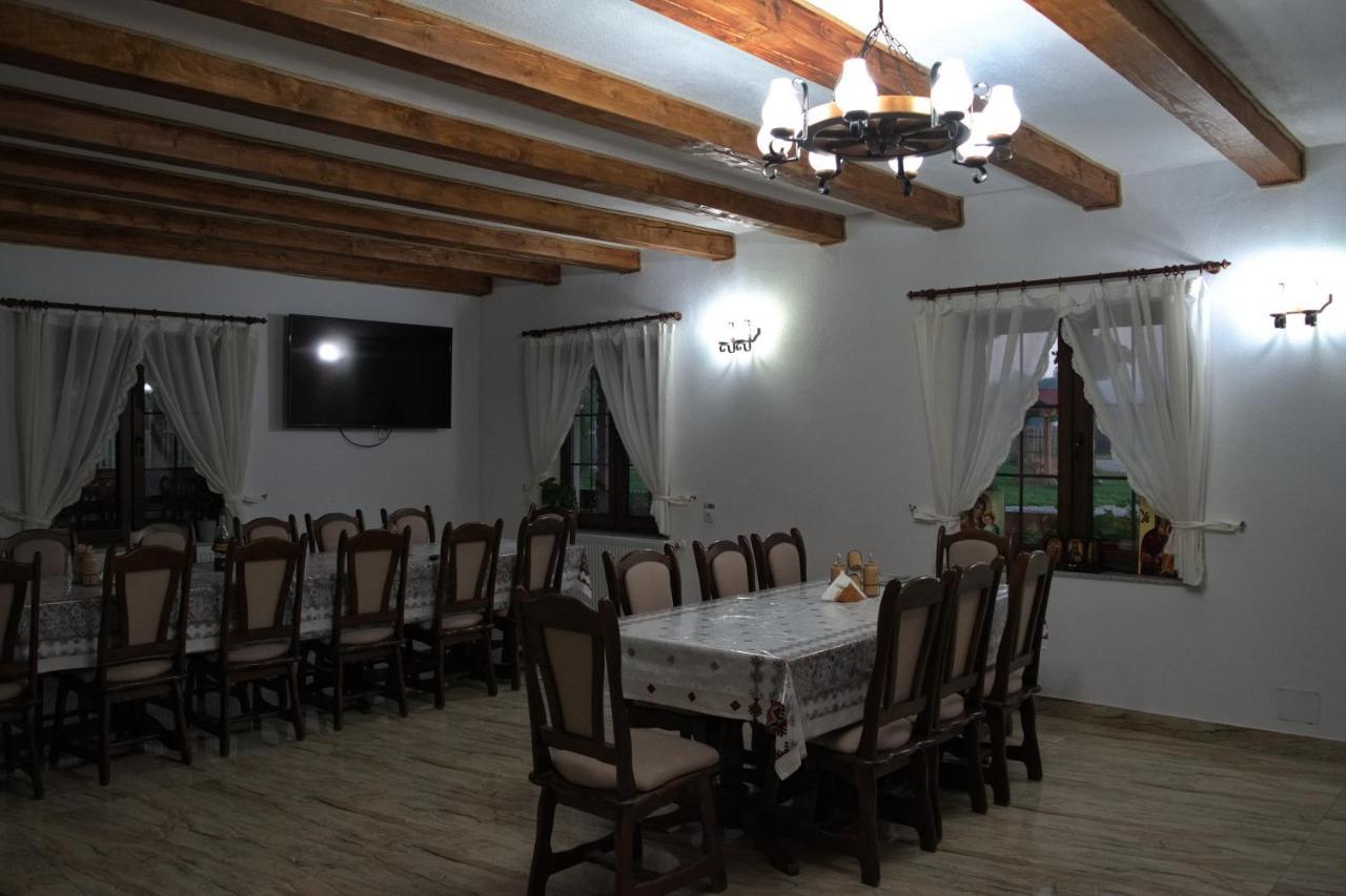 Conacul Cosaului Otel Feresti Dış mekan fotoğraf