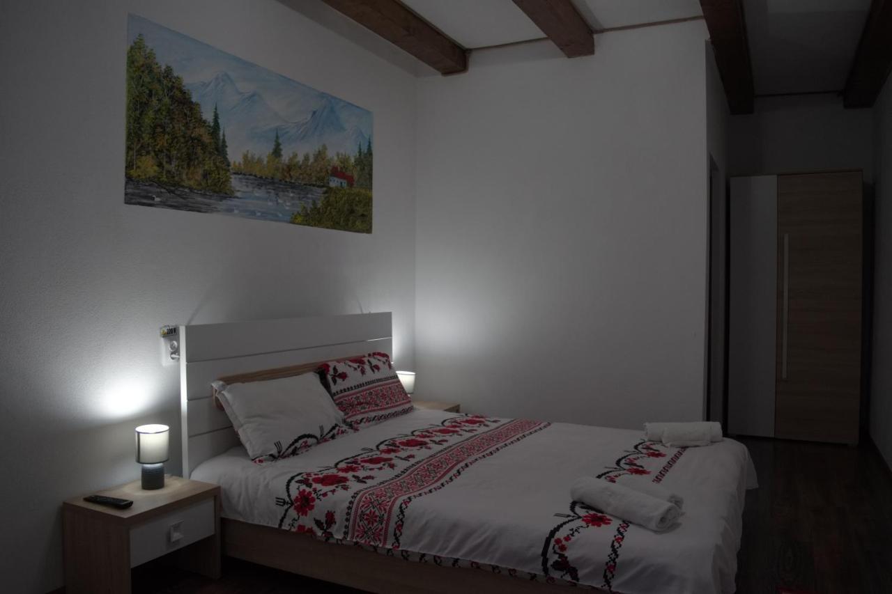 Conacul Cosaului Otel Feresti Dış mekan fotoğraf