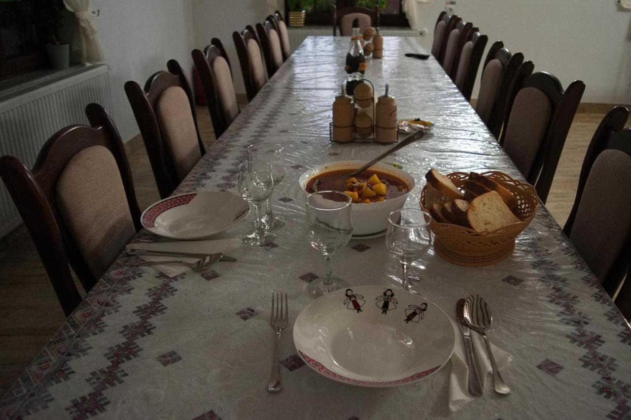 Conacul Cosaului Otel Feresti Dış mekan fotoğraf