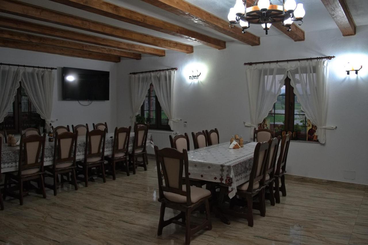 Conacul Cosaului Otel Feresti Dış mekan fotoğraf