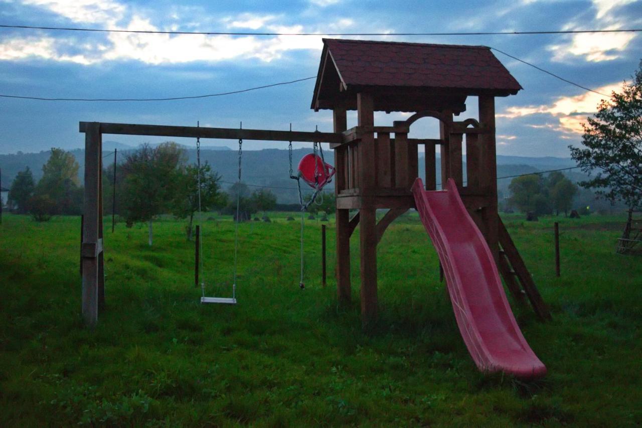 Conacul Cosaului Otel Feresti Dış mekan fotoğraf