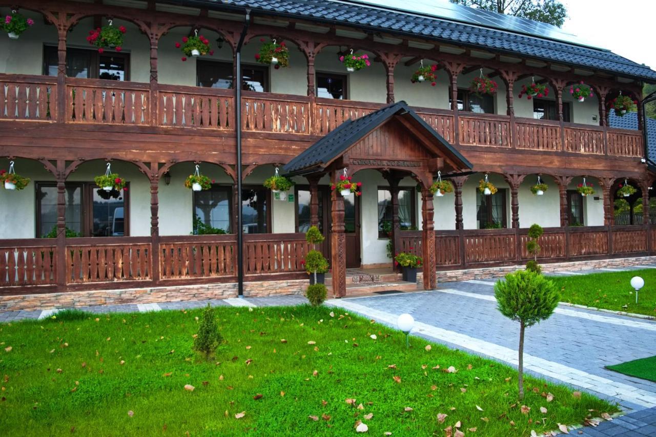 Conacul Cosaului Otel Feresti Dış mekan fotoğraf