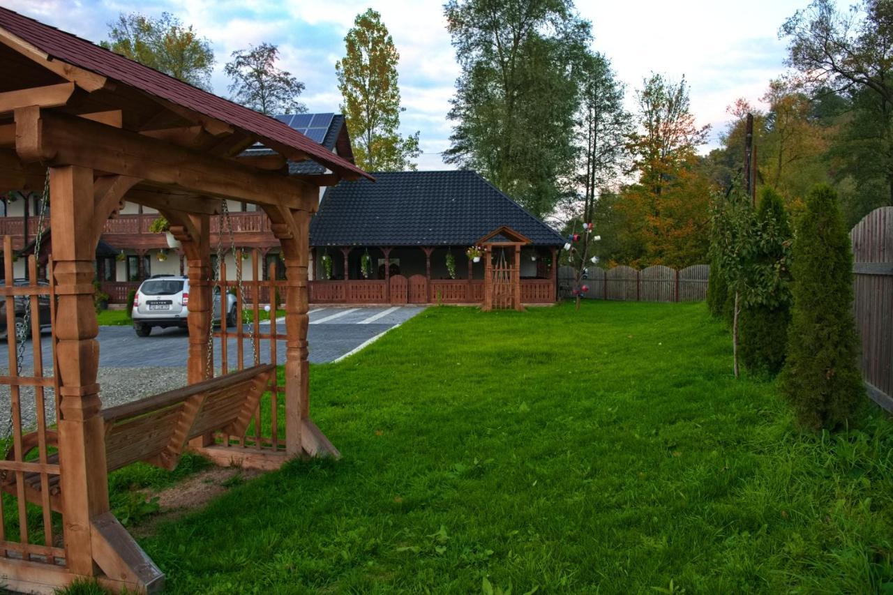 Conacul Cosaului Otel Feresti Dış mekan fotoğraf