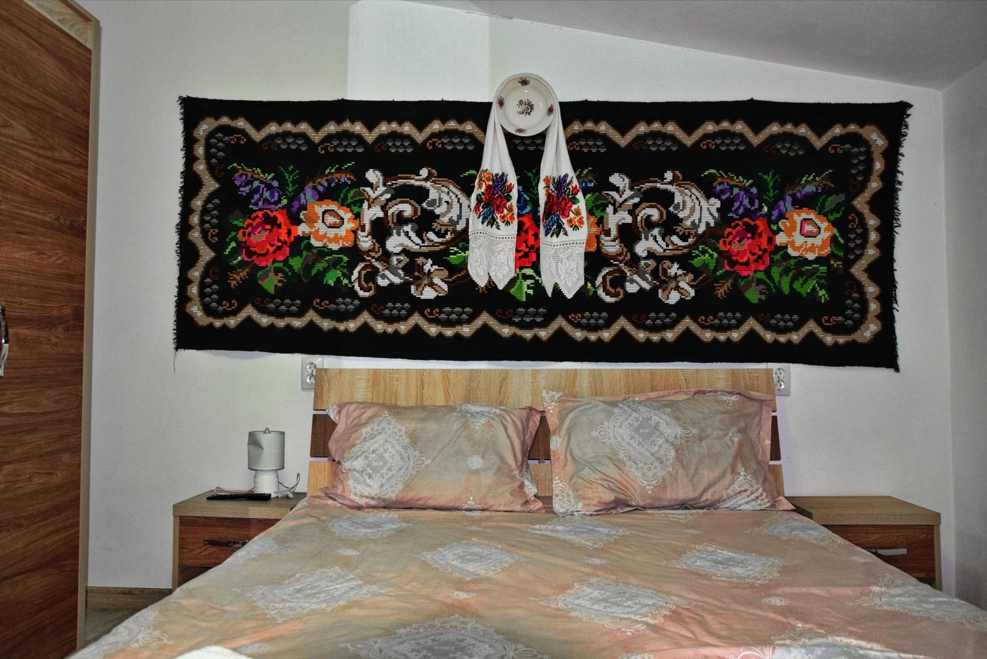 Conacul Cosaului Otel Feresti Dış mekan fotoğraf